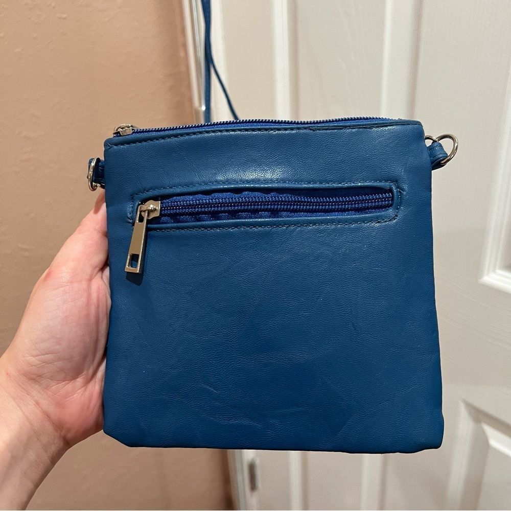 Flower Crossbody - Picture 4 of 6